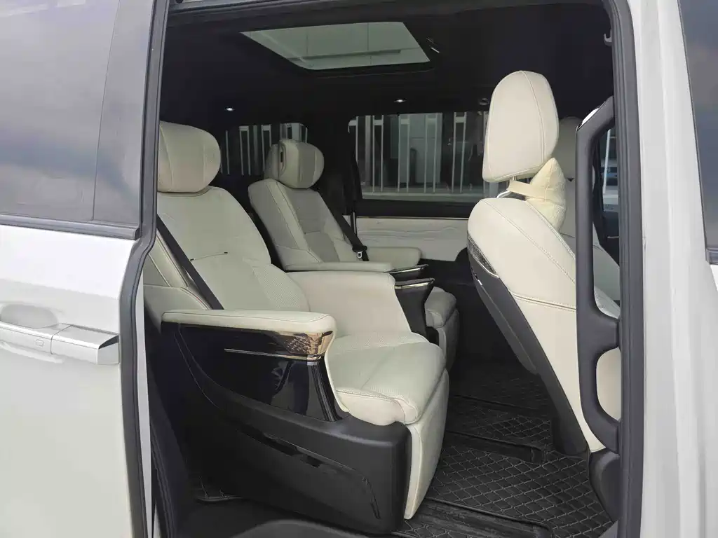 GAC Motor Trumpchi M8 2023 — фото 14