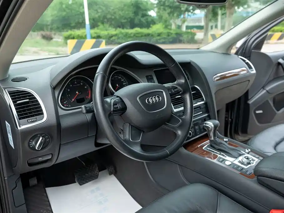 Audi Q7 2015 — фото 21