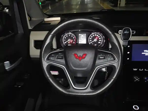 Wuling Journey 2022