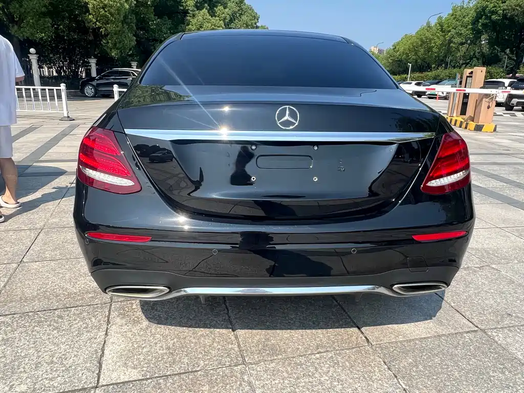 Mercedes-Benz E-Class 2020 — фото 12