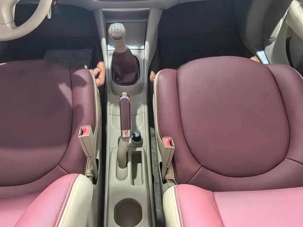 Nissan Sylphy 2015 — фото 14