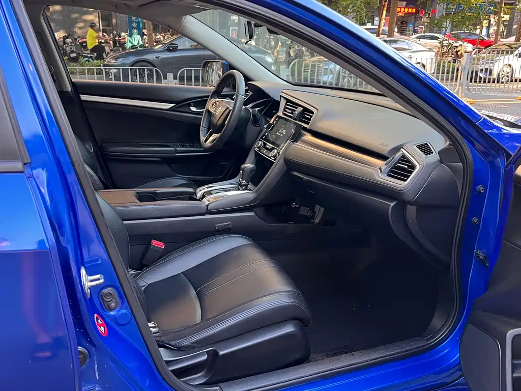Honda Civic 2021 — фото 11