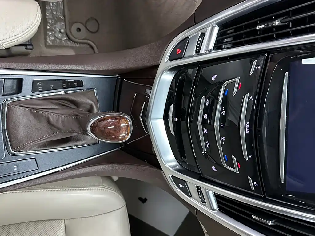Cadillac SRX 2016 — фото 12