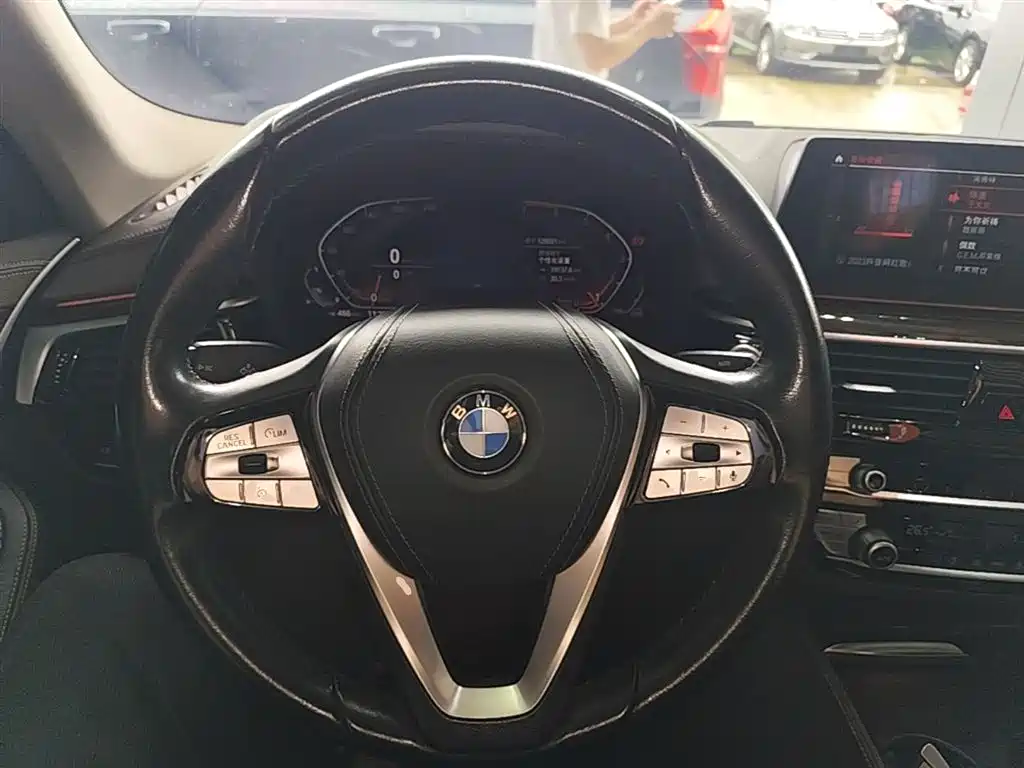 BMW 5 Series 2020 — фото 11