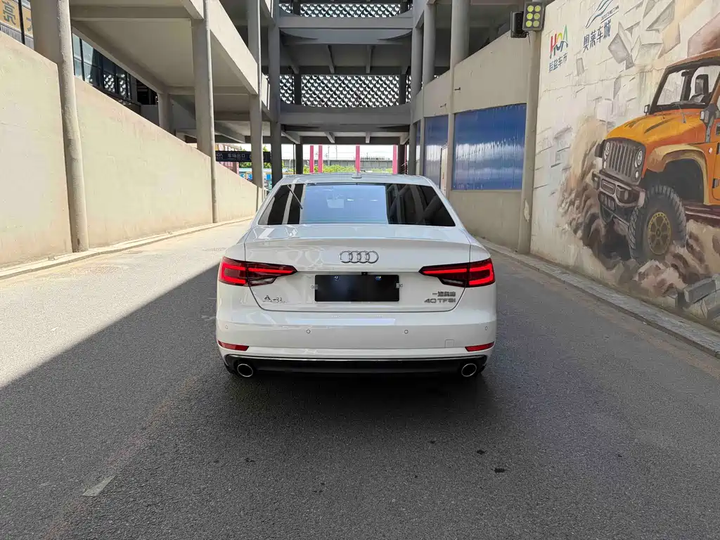 Audi A4L 2018