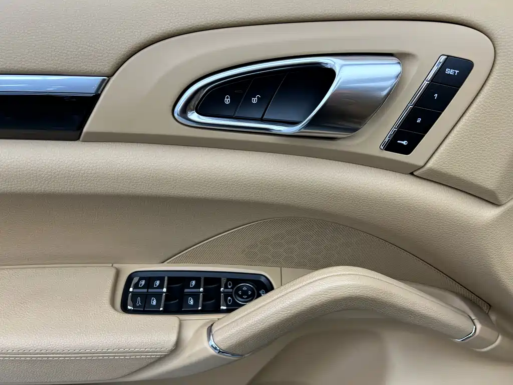 Porsche Cayenne 2016 — фото 3
