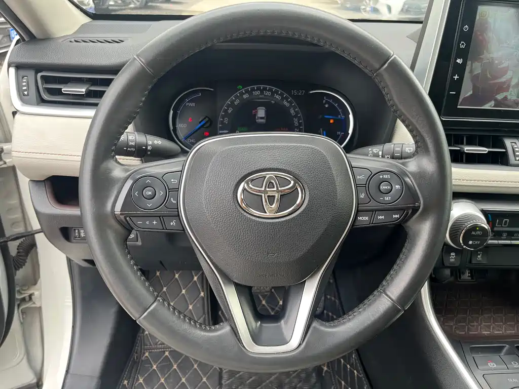 Toyota RAV4 2020 — фото 15