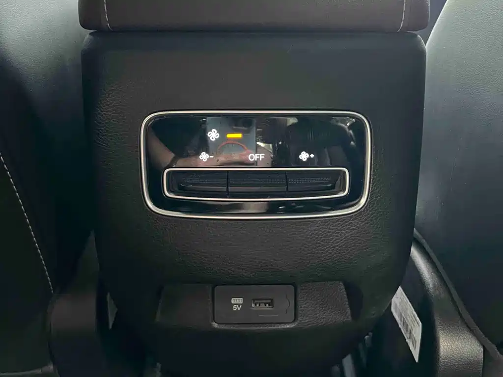 GAC Trumpchi M6 2022 — фото 17
