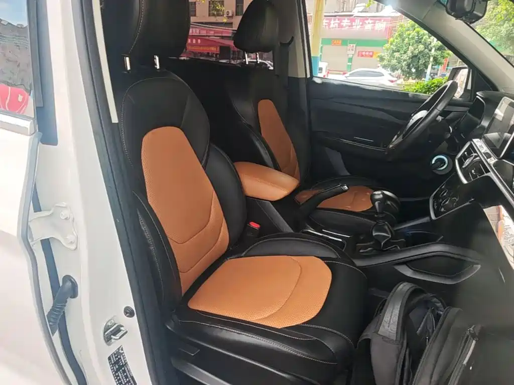 Wuling Hongguang S3 2019 — фото 25