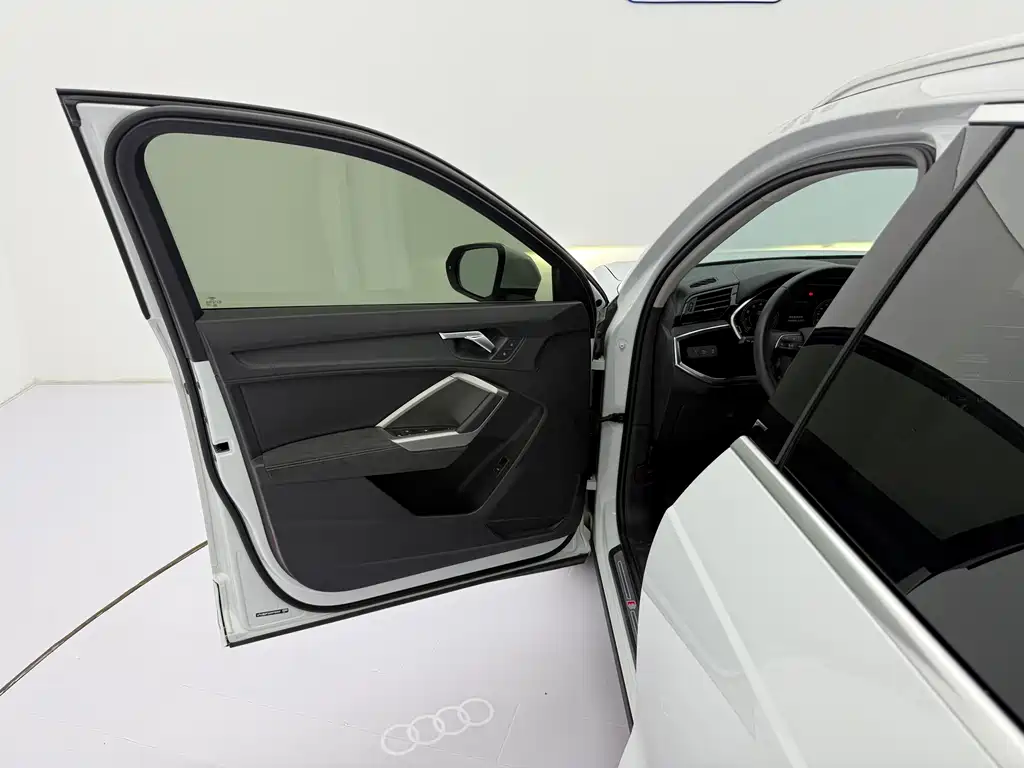 Audi Q3 2022 — фото 21