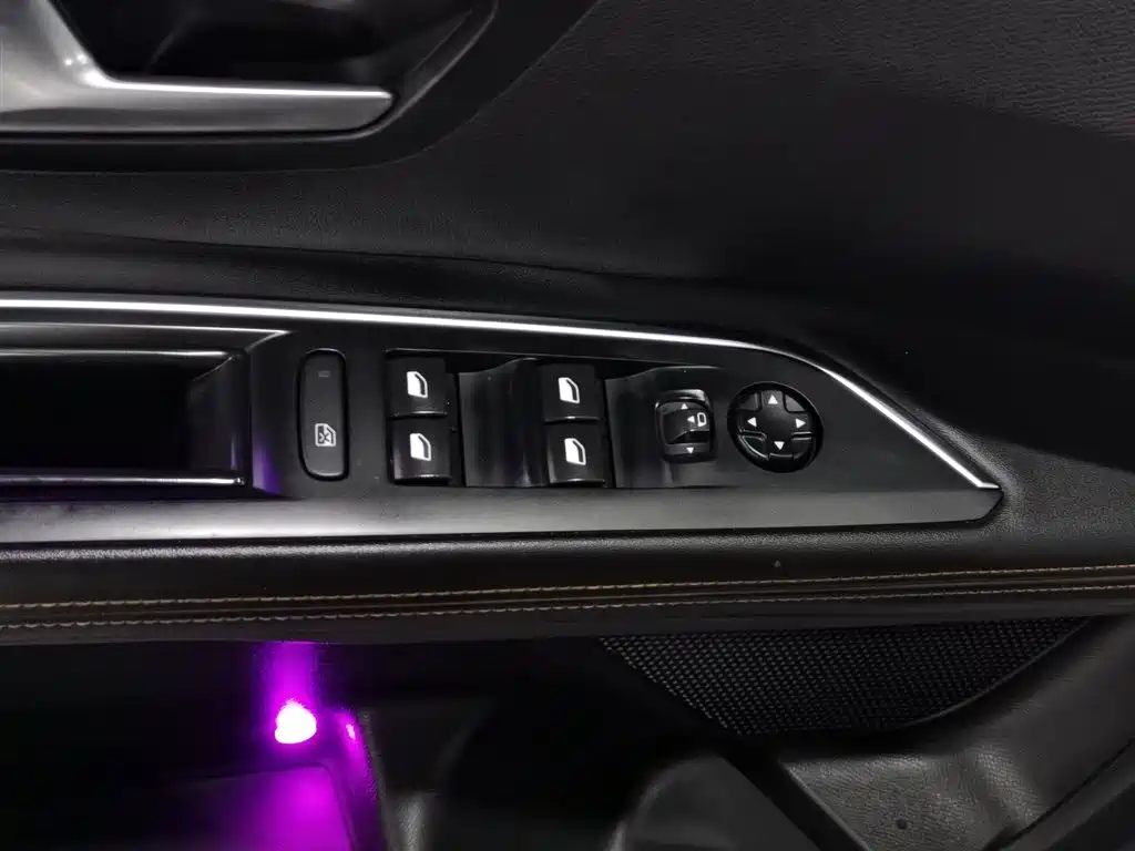 Peugeot 5008 2019 — фото 9