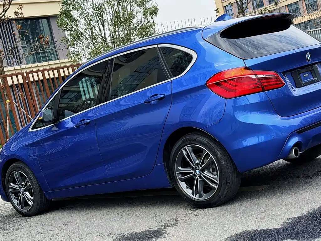 BMW 2 Series Station Wagon 2019 — фото 8