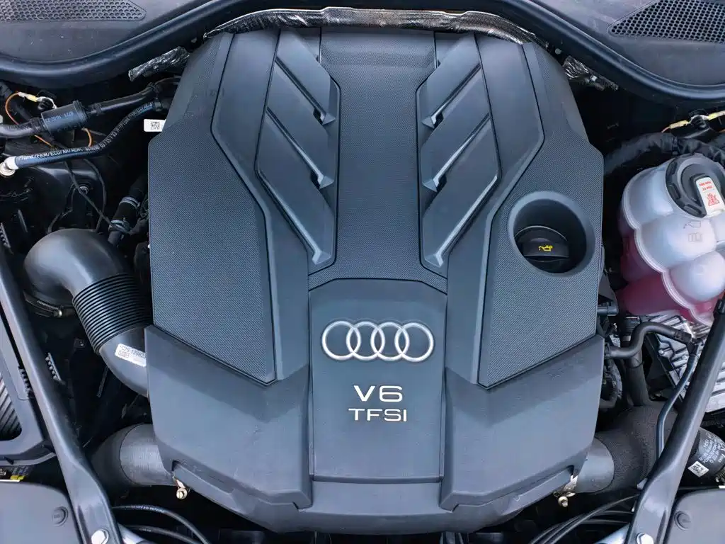 Audi A8 2025 — фото 23