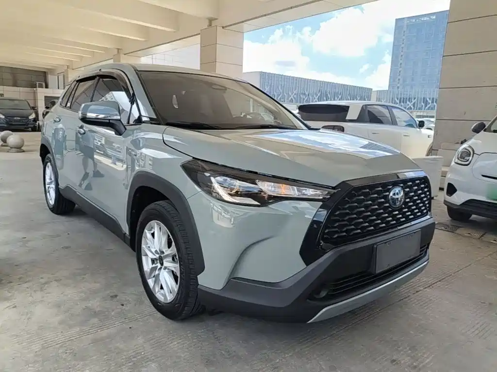 Toyota Corolla Cross 2023 — фото 4