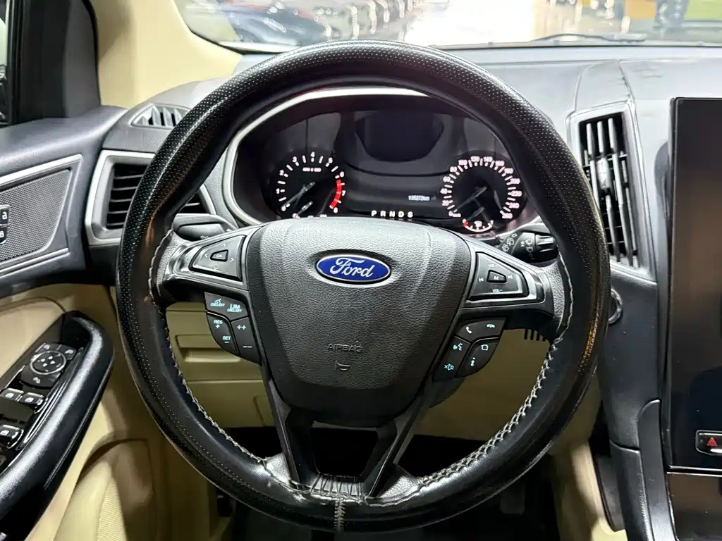 Ford Edge 2021 — фото 15