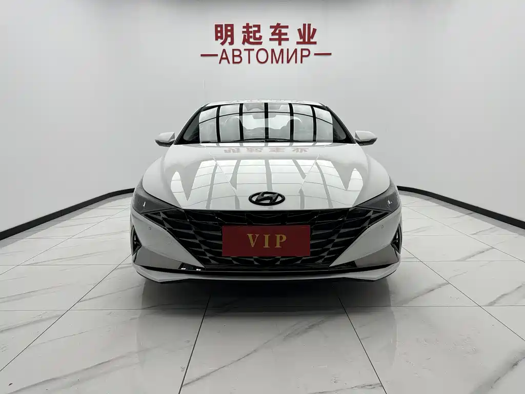 Hyundai Elantra 2022