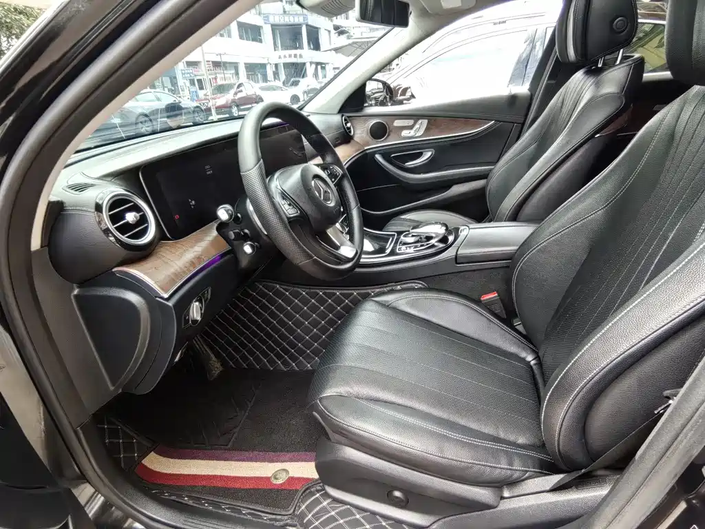 Mercedes-Benz E-Class 2016 — фото 12