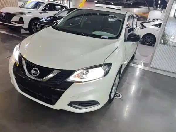 Nissan Tiida 2022