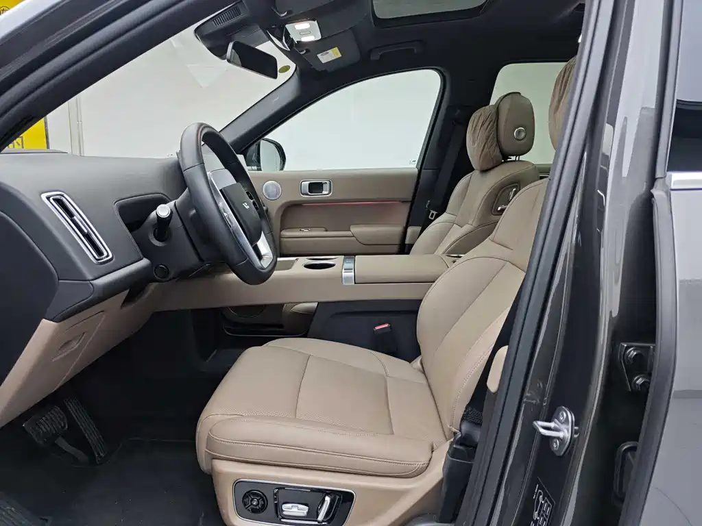 Li Auto Li L8 2025