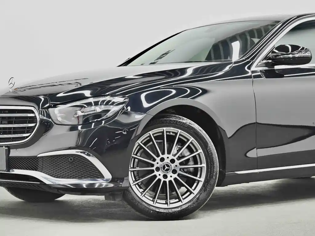 Mercedes-Benz E-Class 2022 — фото 16