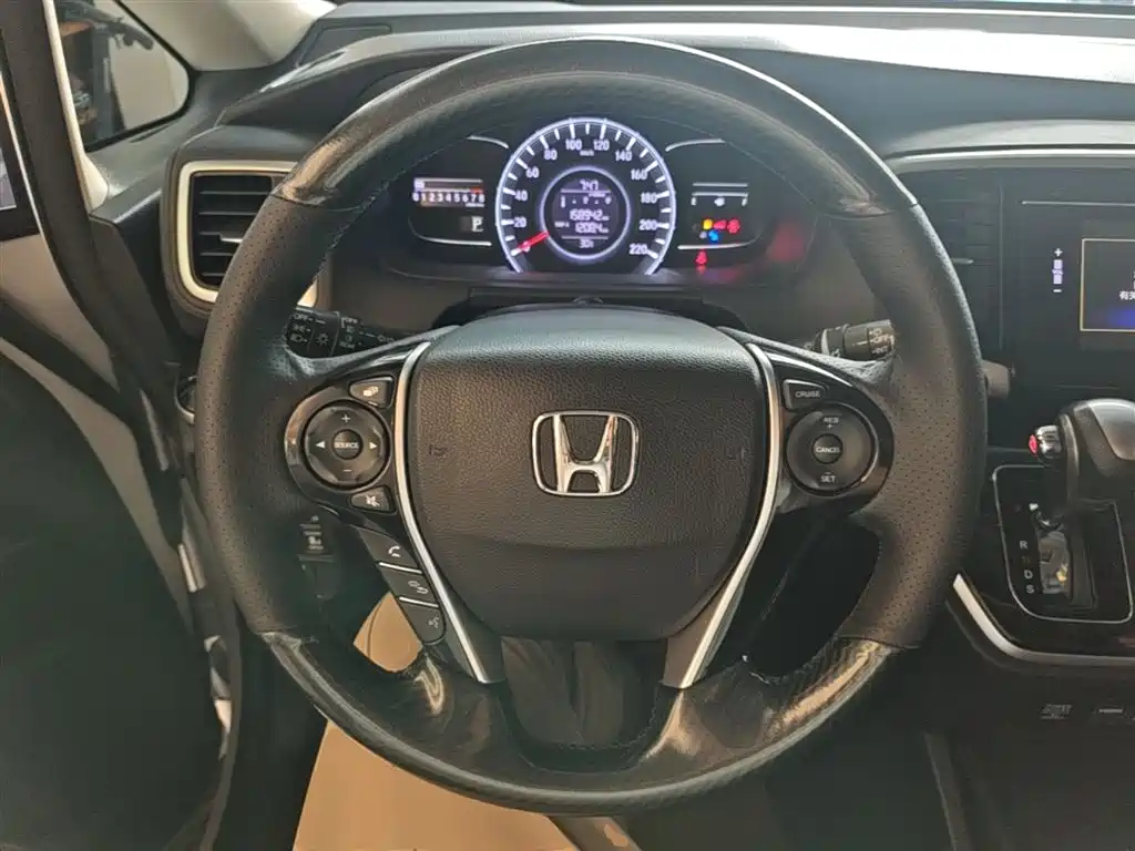 Honda Odyssey 2018 — фото 11