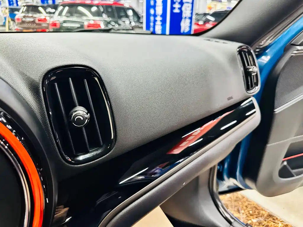 MINI Countryman 2017 — фото 41