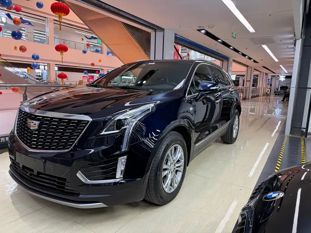 Cadillac XT5 2021 — фото 1