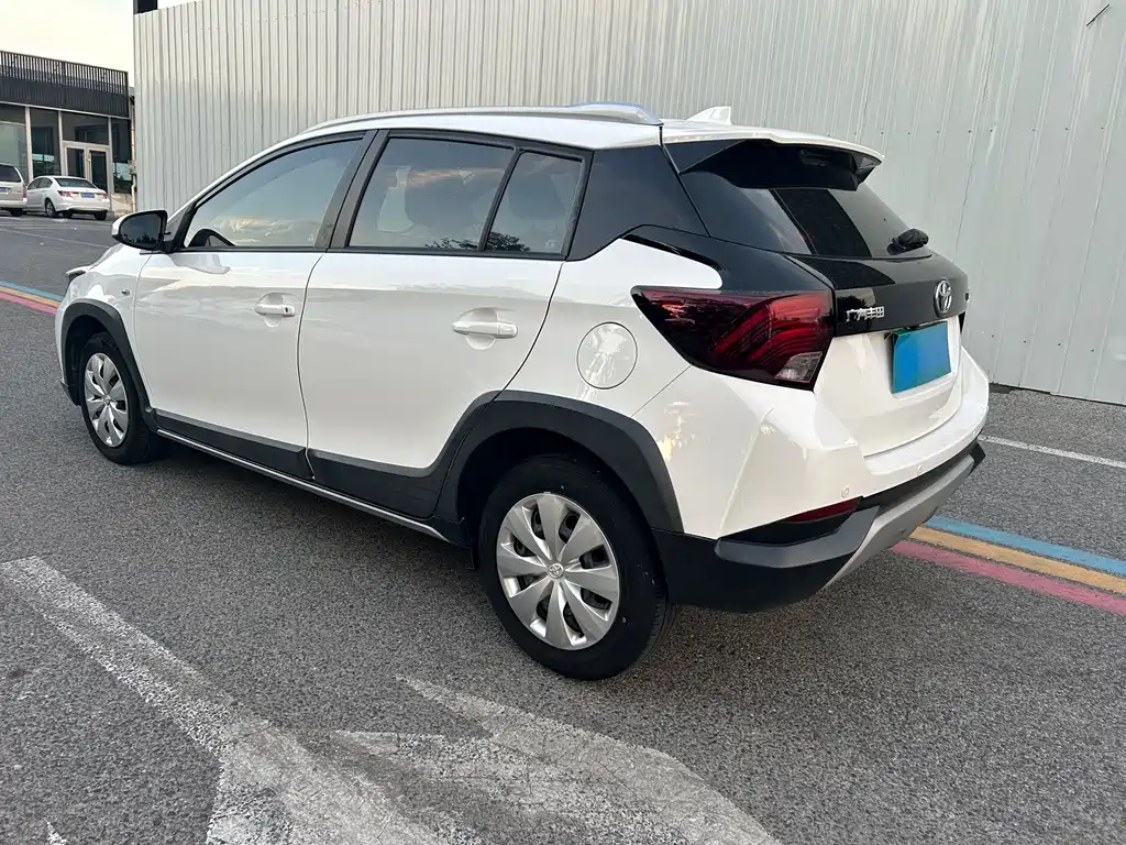 Toyota Yaris L 2021 — фото 4
