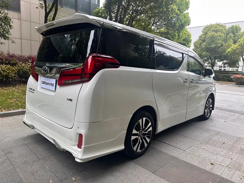 Toyota Alphard 2020 — фото 8