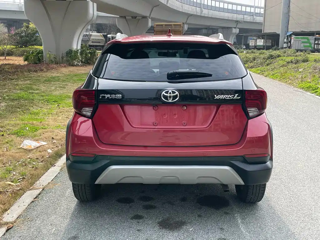 Toyota Yaris L 2020 — фото 6