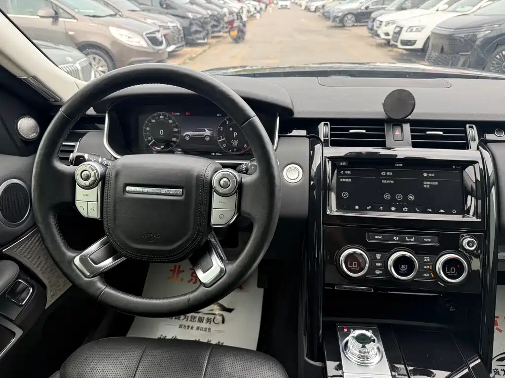 Land Rover Discovery 2018 — фото 10