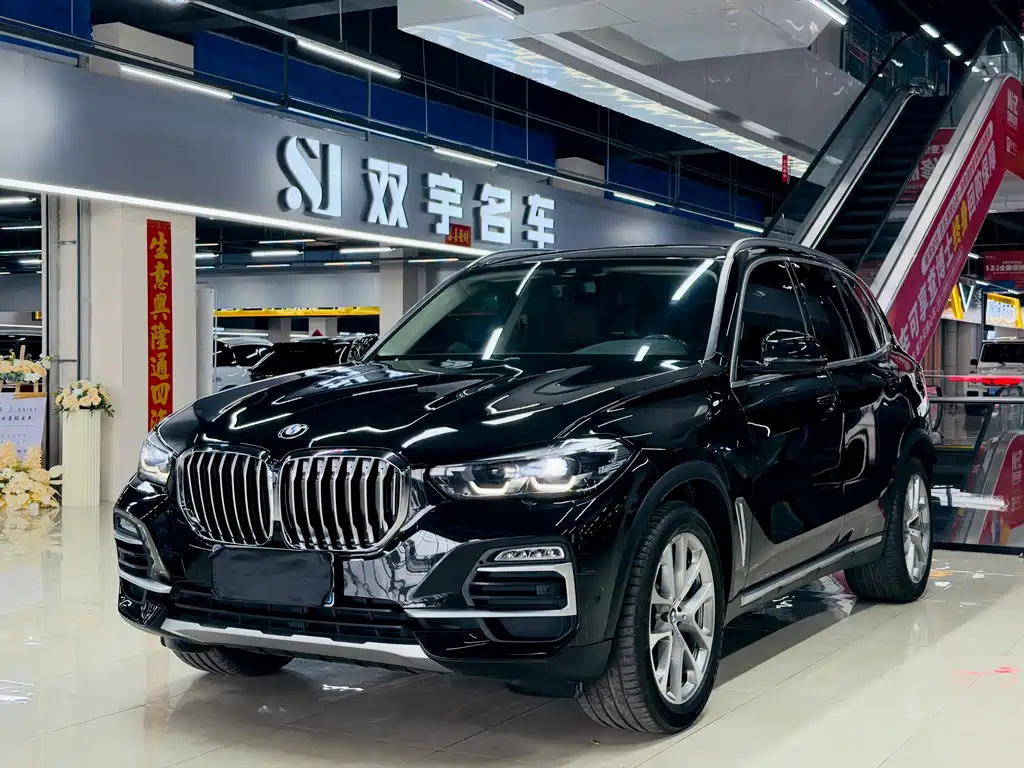 BMW X5 2021 — фото 1