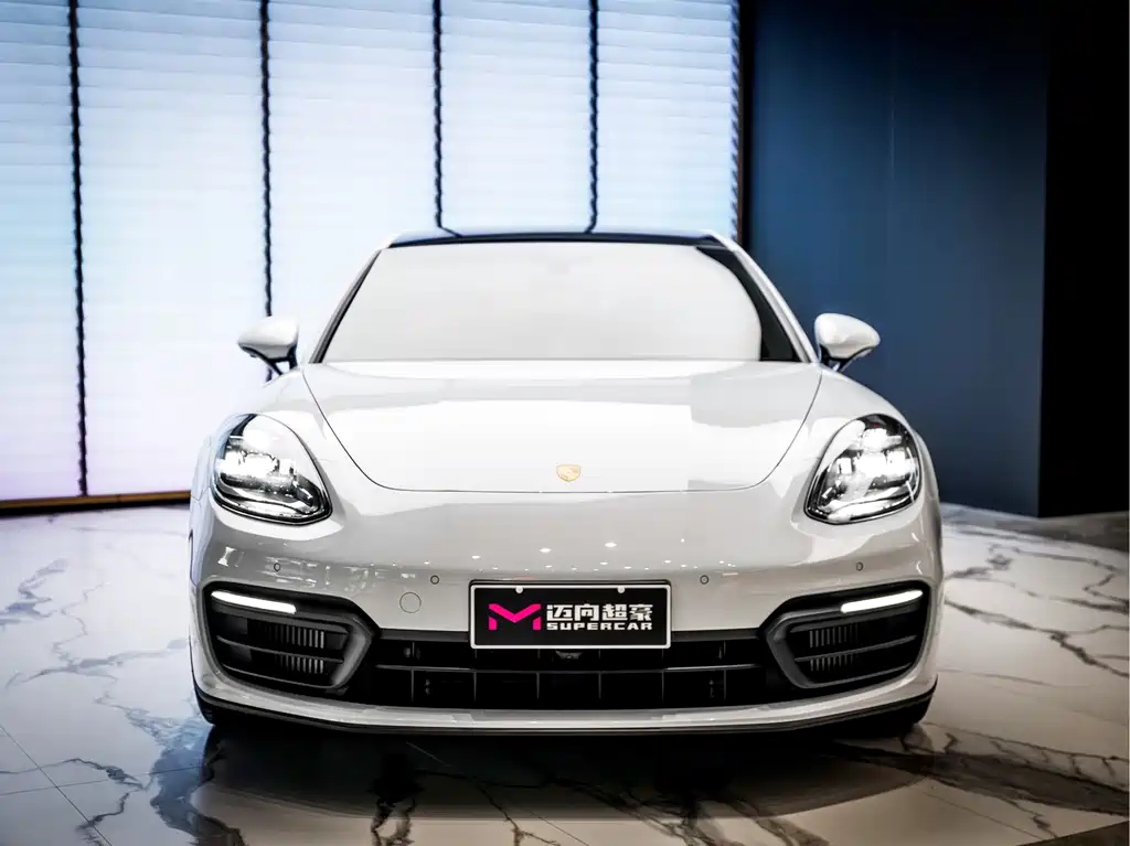Porsche Panamera 2023