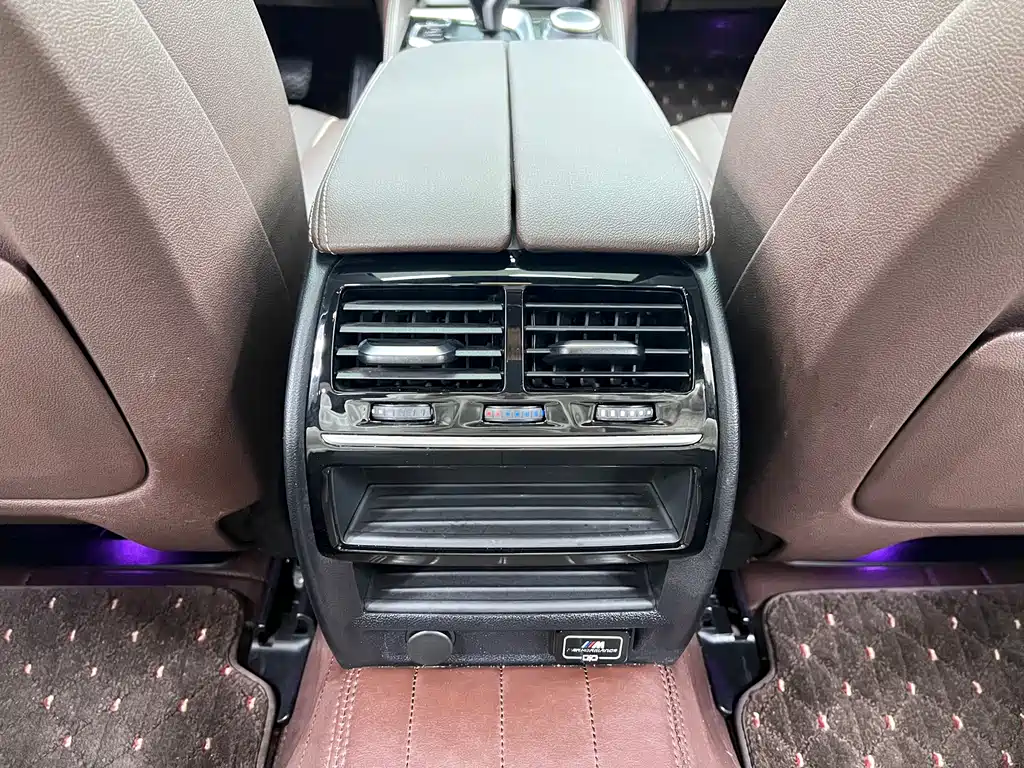 BMW 5 Series 2022 — фото 23