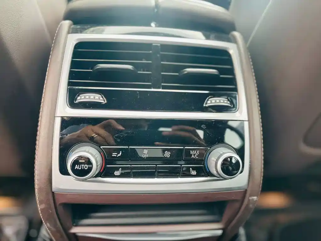 BMW 7 Series 2020 — фото 17