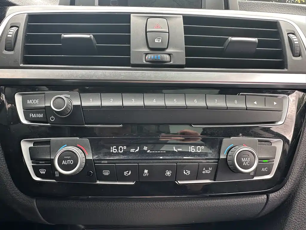 BMW 3 Series GT 2018 — фото 12