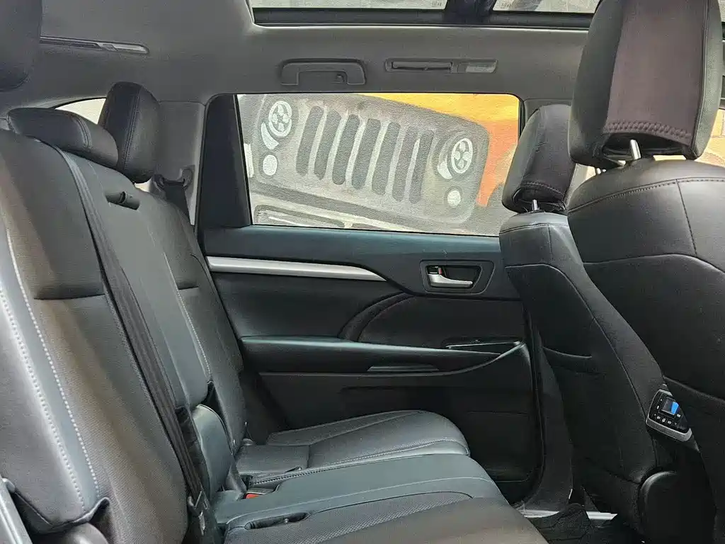 Toyota Highlander 2020 — фото 10
