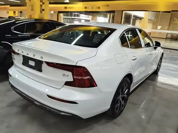 Volvo S60 2026