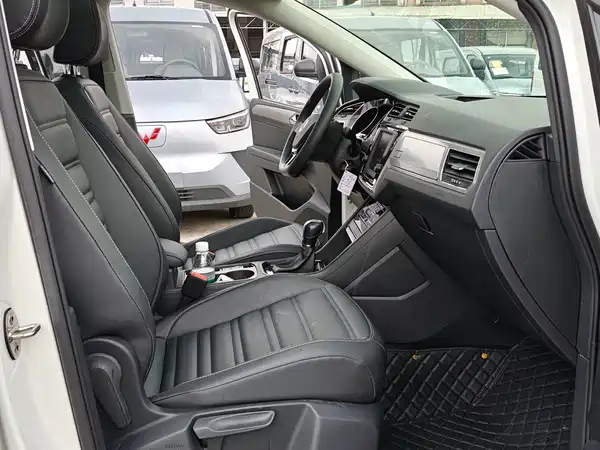 Volkswagen Touran 2021