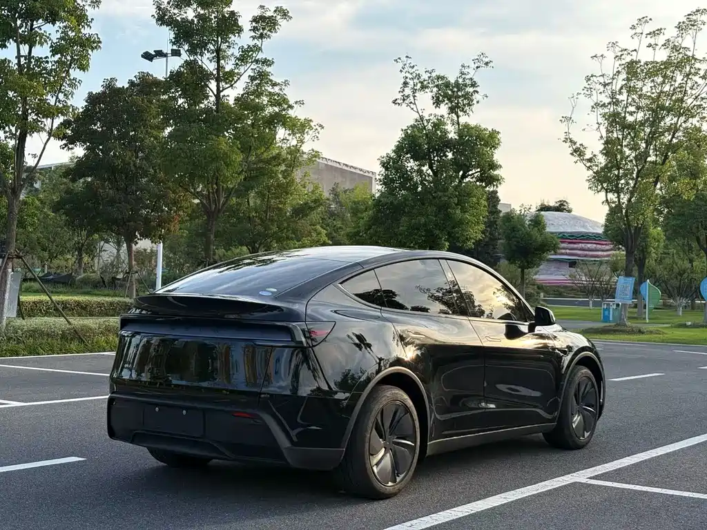 Tesla Model Y 2026 — фото 4