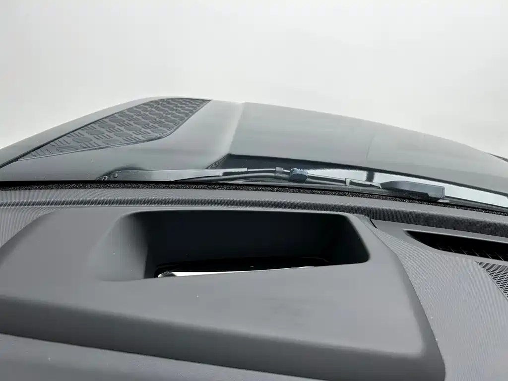 Land Rover Defender 2024 — фото 15