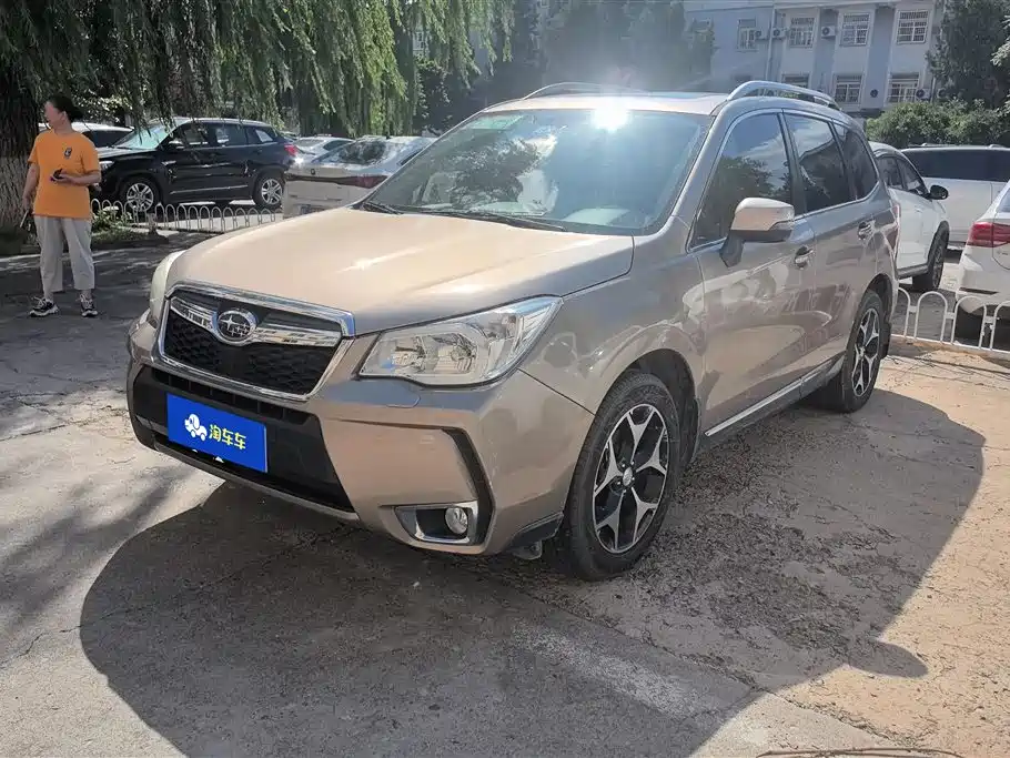 Subaru Forester 2015 — фото 1