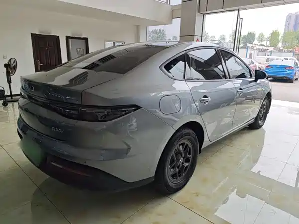 BYD Seal 05 DM-i 2025