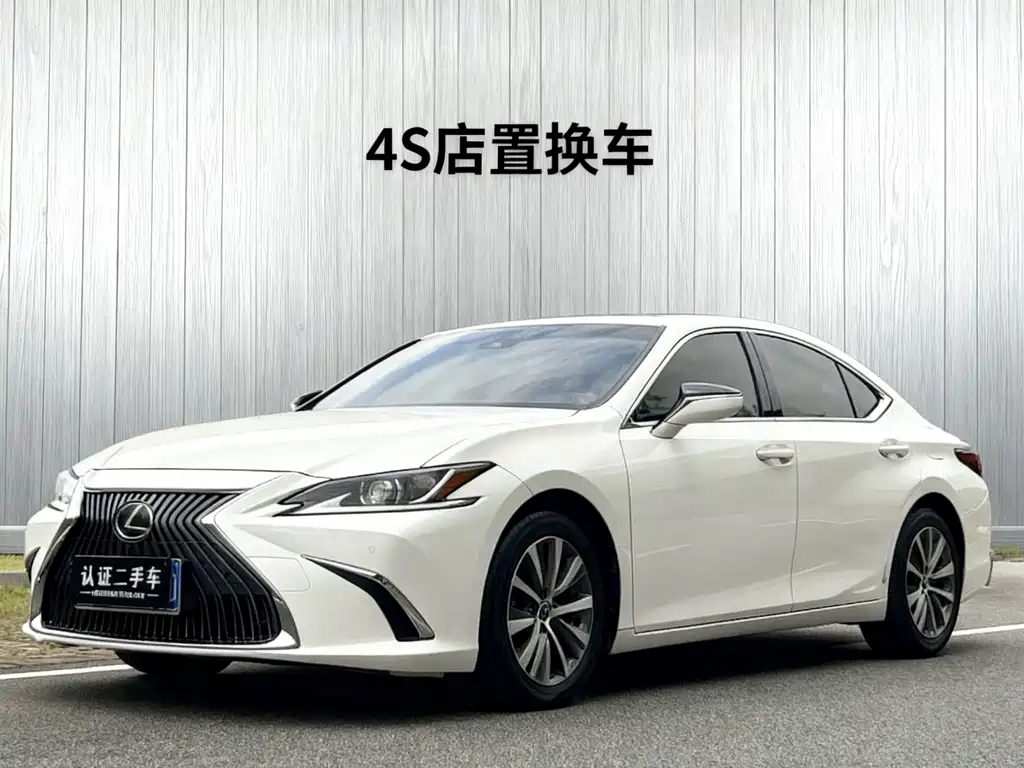 Lexus ES 2019