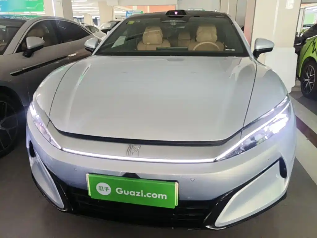 BYD Han L 2025
