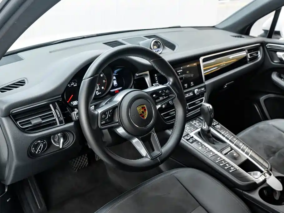 Porsche Macan 2021 — фото 23