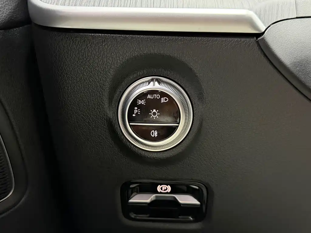 Mercedes-Benz C-Class 2022 — фото 16