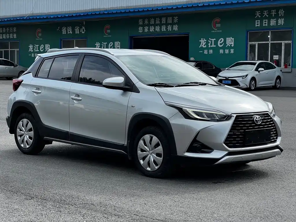Toyota Yaris L 2022