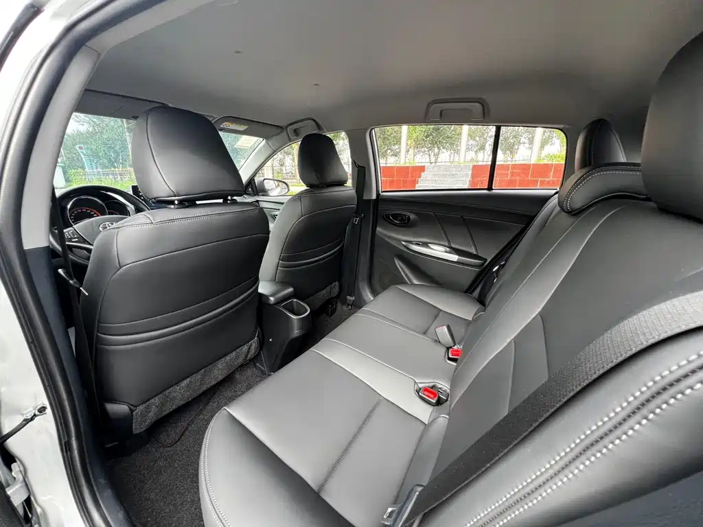 Toyota Yaris L 2022 — фото 14