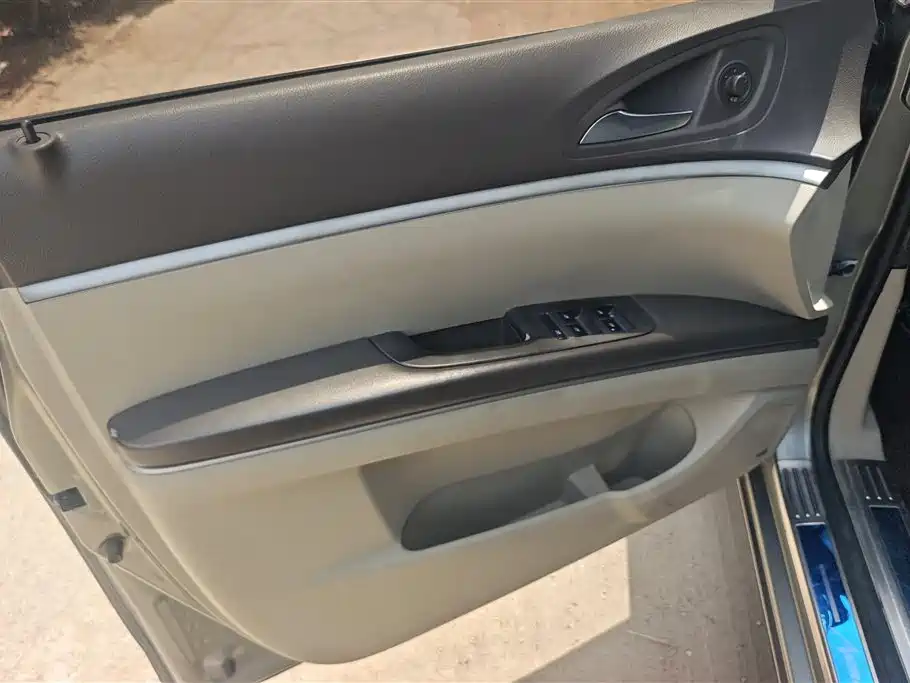 Buick GL8 2012